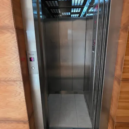 Maia Surf House - Al 费雷尔